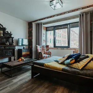 https://singer-amazing-loft-in-jewish-quarter.krakowhotelspoland.com